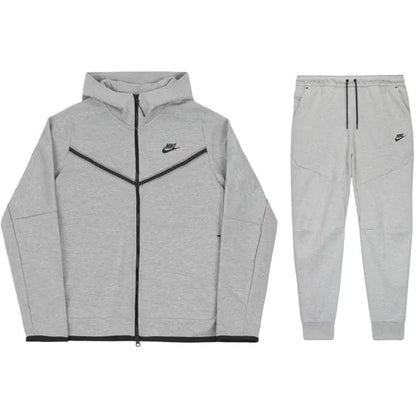 Nike Tech Essentials -Track Suit